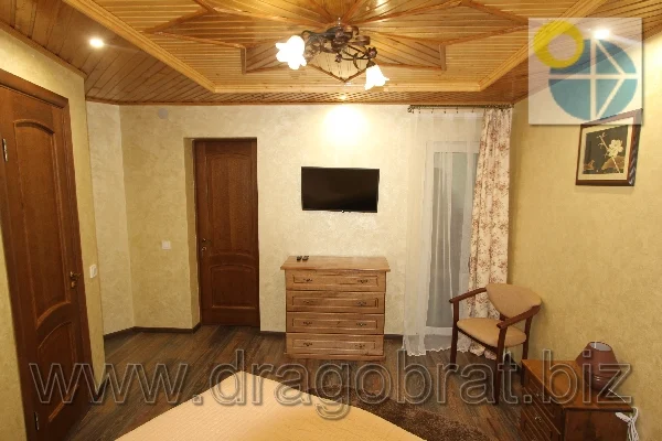 Лазещина.Котеджі Вікторія