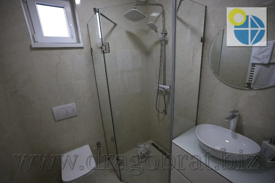 Лазещина.Котеджі Вікторія