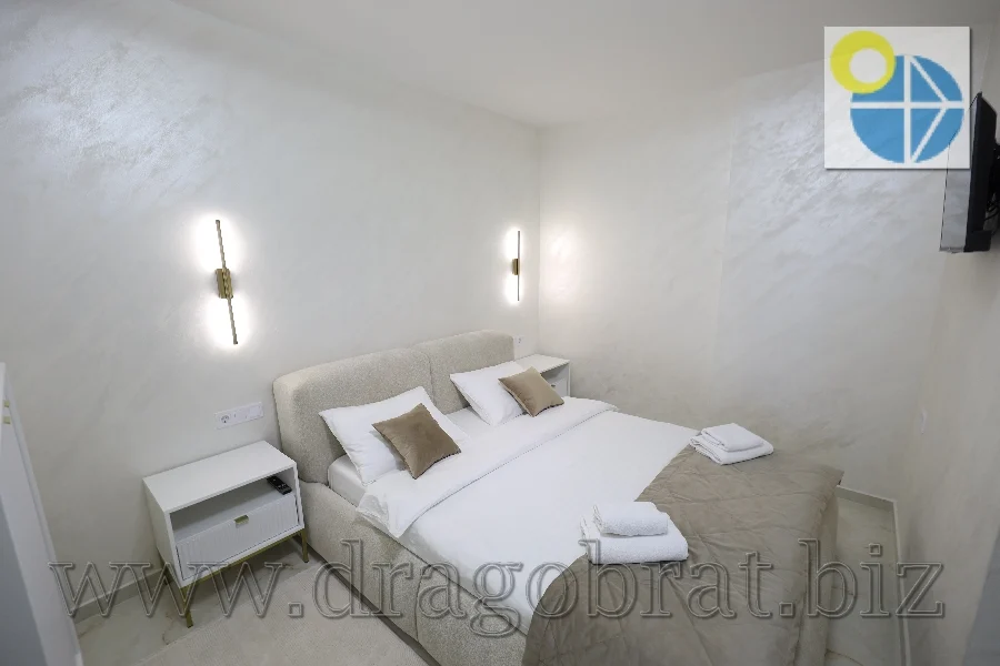 Лазещина.Котеджі Вікторія