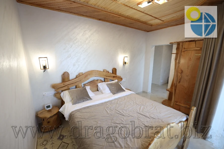 Лазещина.Котеджі Вікторія