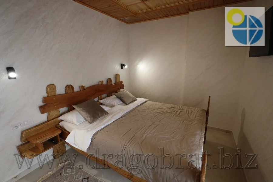 Лазещина.Котеджі Вікторія