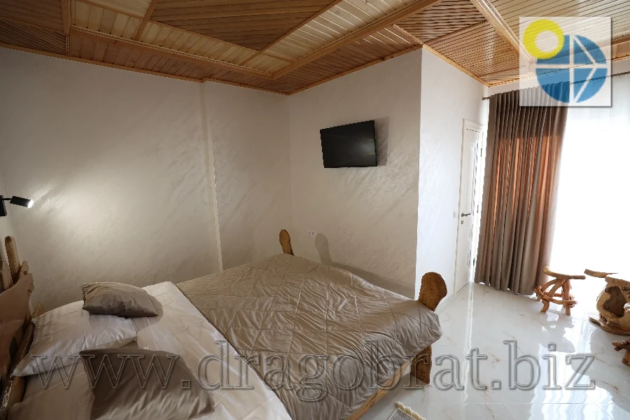 Лазещина.Котеджі Вікторія