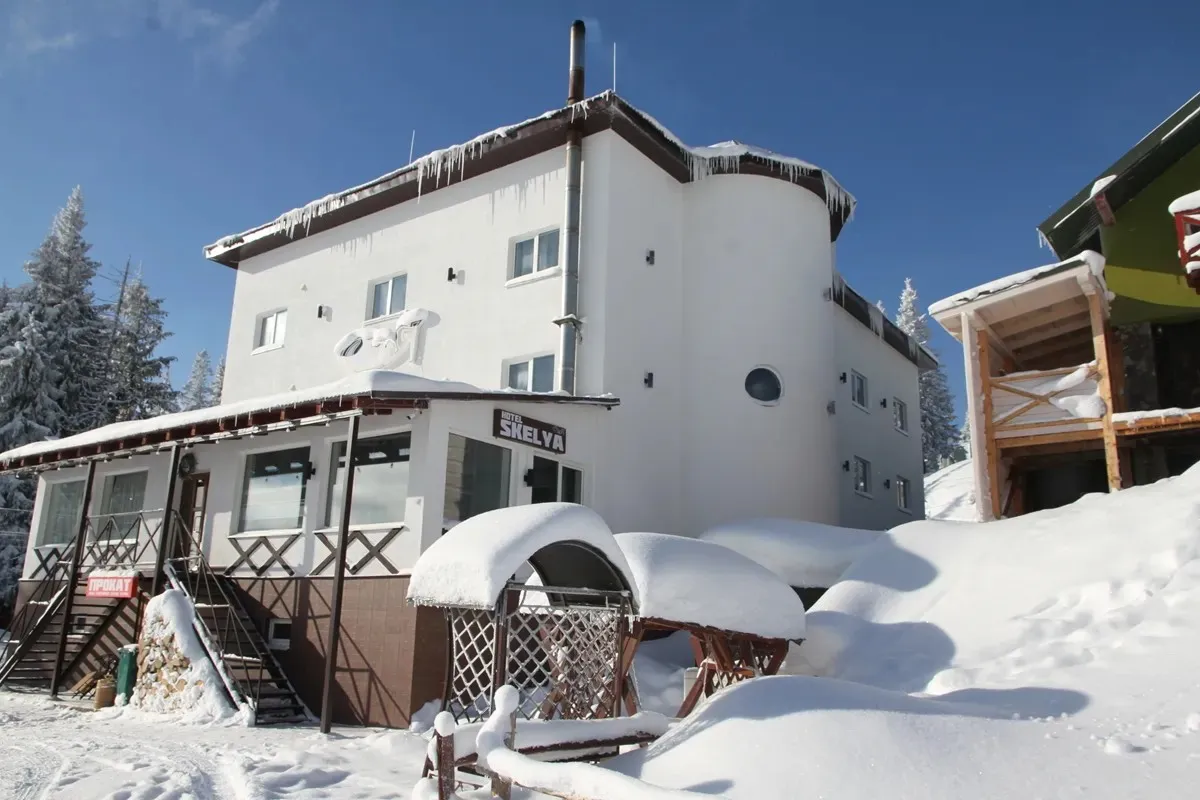 Драгобрат.Туристичний комплекс Скеля.