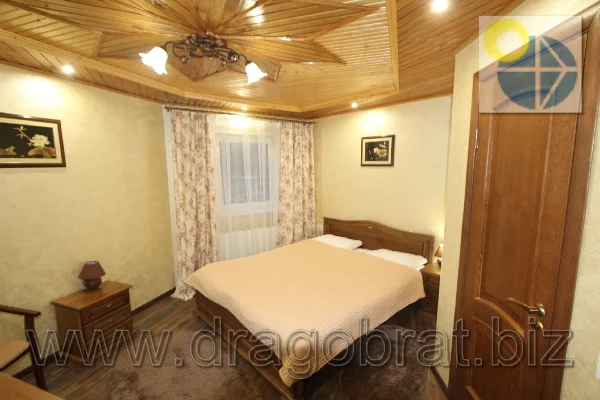 Лазещина.Котеджі Вікторія