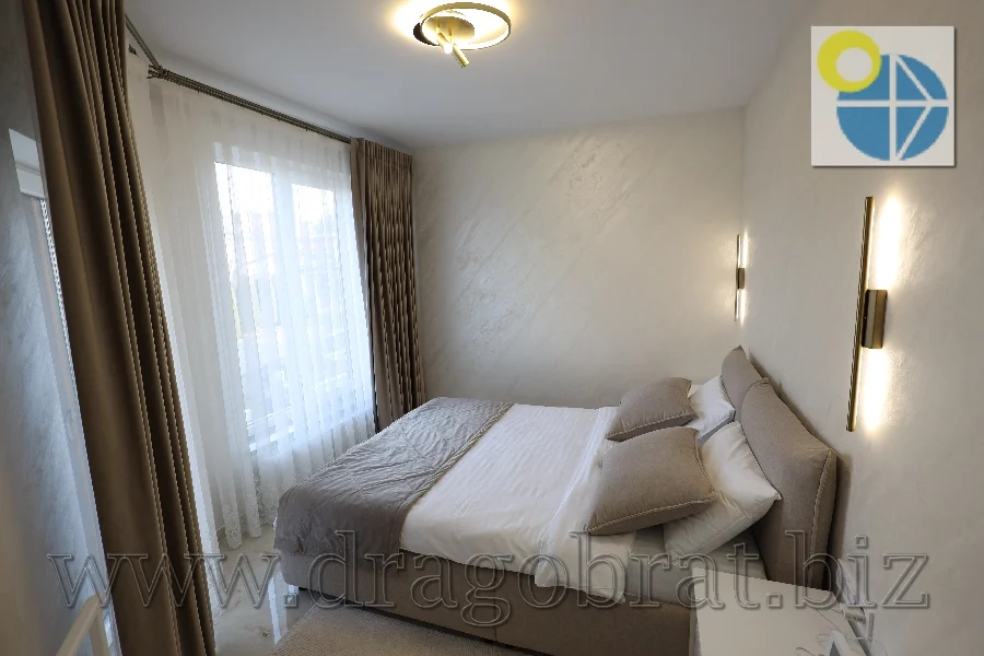 Лазещина.Котеджі Вікторія